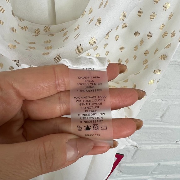 Vince Camuto Women's Polka Dot Blouse Top Sleeveless Cream Gold Size X-Small - Picture 4 of 4